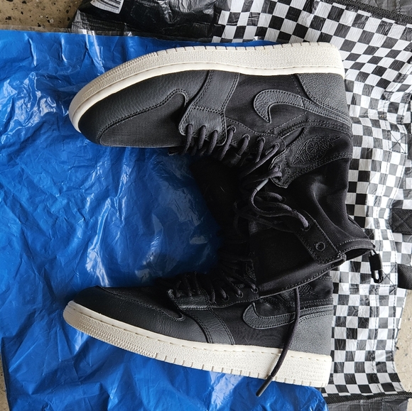 Nike Air Jordan size 8.5 - Picture 6 of 7